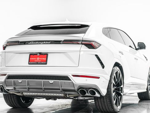 Used 2022 Lamborghini Urus AWD/4WD image 9