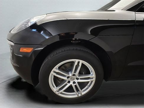 Used 2017 Porsche Macan image 3