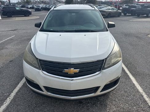 Used 2016 Chevrolet Traverse LS image 2