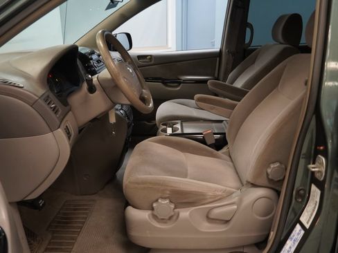 Used 2004 Toyota Sienna FWD image 4