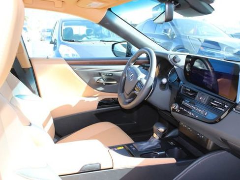 Certified 2025 Lexus ES 300h w/ Premium Package FWD image 5