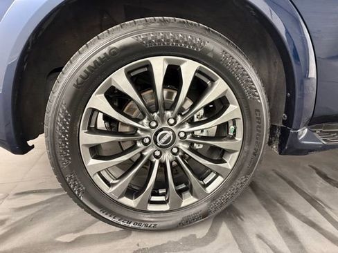 Used 2023 Nissan Armada Platinum w/ Captain's Chairs Package image 11