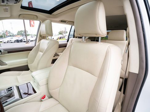 Used 2017 Lexus GX 460 Premium AWD/4WD image 30