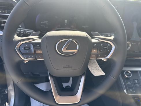 Used 2026 Lexus GX 550 w/ Cold Area Package AWD/4WD image 18