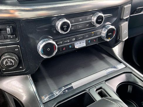 Used 2022 Ford F150 Lariat image 31