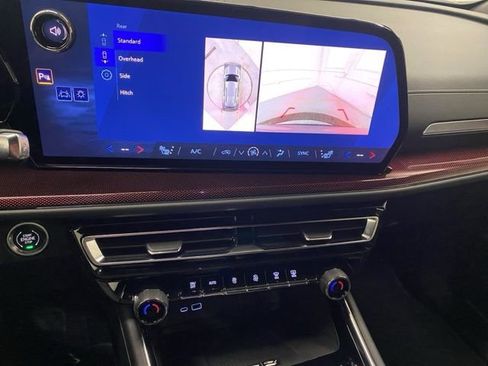 New 2026 Chevrolet Traverse Z71 w/ Enhanced Driving Package image 11