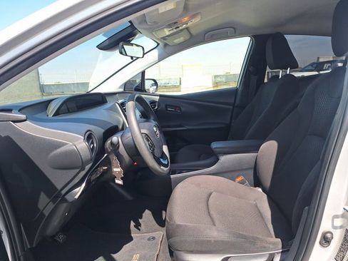 Used 2022 Toyota Prius LE FWD image 10