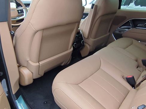 New 2026 Land Rover Range Rover SE image 18