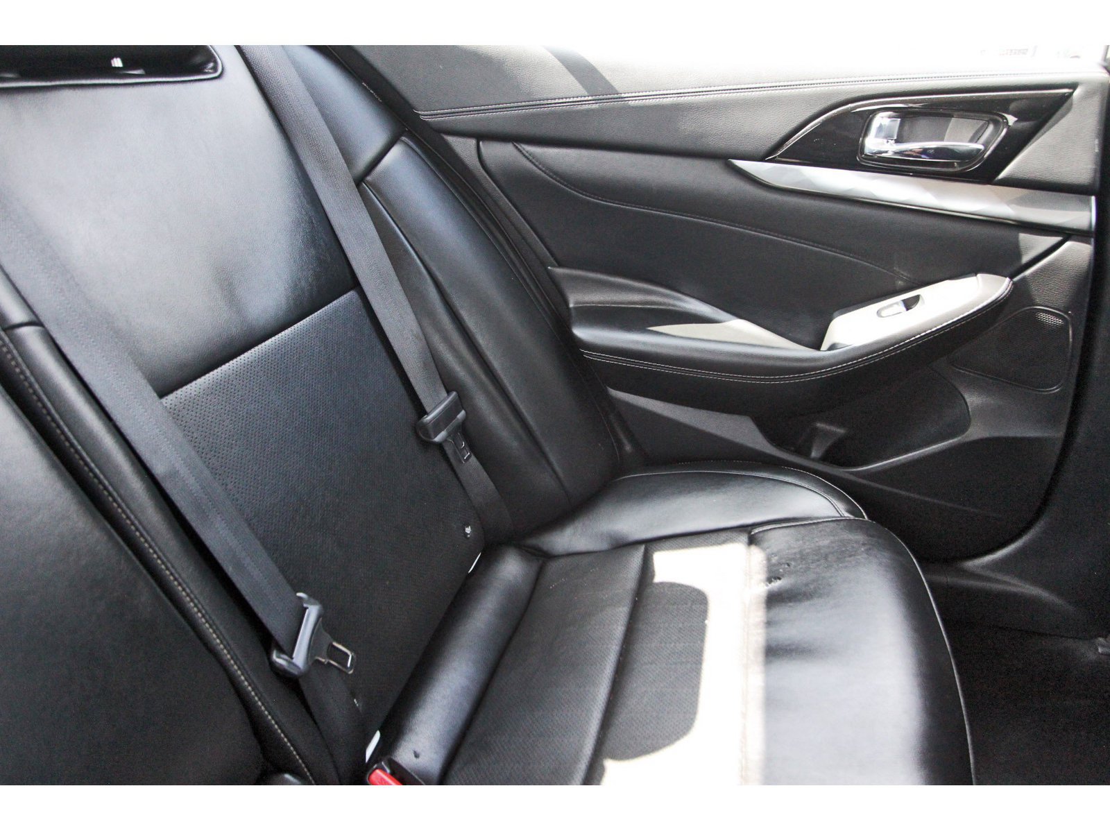 Used 2023 Nissan Maxima SV w/ Floor Mat Group FWD image 16