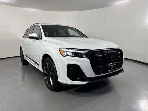 Used 2025 Audi Q7 3.0T Premium Plus AWD/4WD image 28