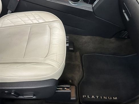 Used 2016 Ford Explorer Platinum image 52
