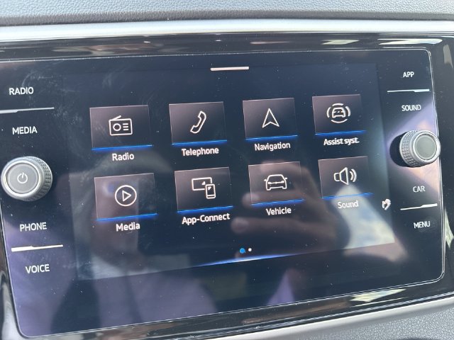 Used 2022 Volkswagen Atlas Cross Sport SE w/ Black Wheel Package FWD image 18