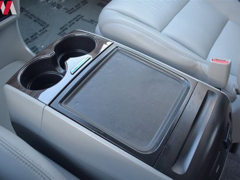 Used 2017 Toyota Sienna XLE Premium image 23