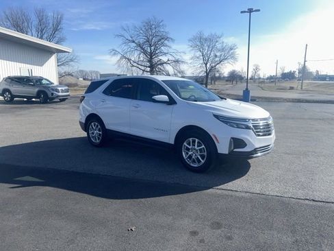 Used 2024 Chevrolet Equinox LT w/ LPO, Floor Liner Package image 4