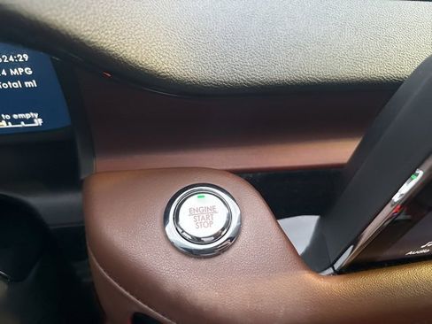 Used 2020 Lincoln Aviator Reserve w/ Equipment Group 202A image 17