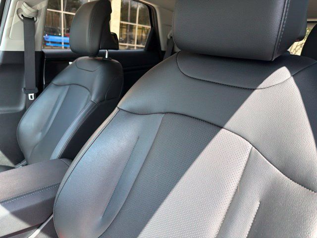 Certified 2025 Kia Sportage EX FWD image 9