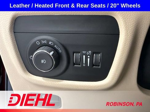 Used 2023 Jeep Grand Cherokee Limited w/ MOPAR Finishing Package AWD/4WD image 25