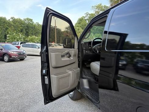 Used 2019 Chevrolet Express 2500 w/ Driver Convenience Package RWD image 9