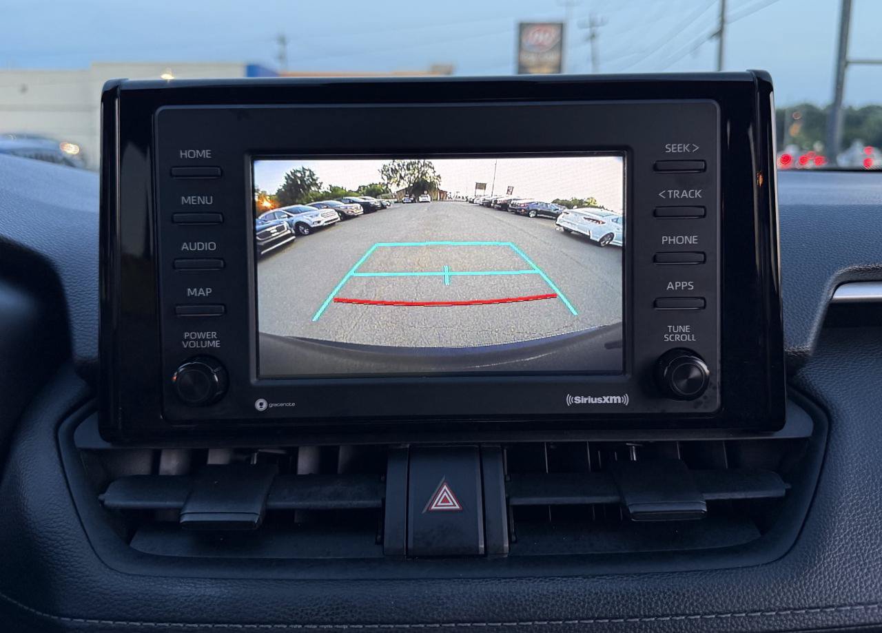 Used 2021 Toyota RAV4 LE FWD image 18
