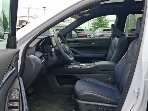 Certified 2026 INFINITI QX60 Sport w/ Dark Cargo Package AWD/4WD image 16