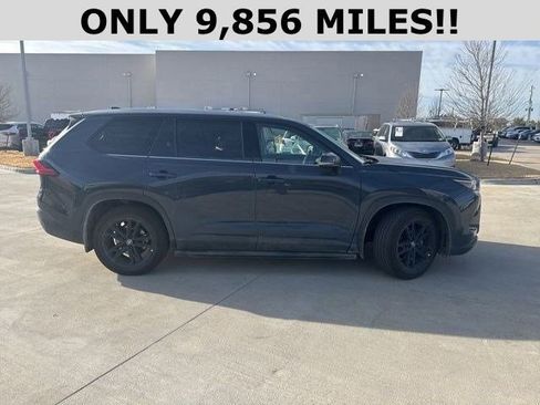 Used 2024 Toyota Grand Highlander Limited image 2