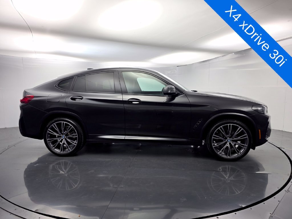 Used 2024 BMW X4 xDrive30i w/ M Sport Package AWD/4WD image 3