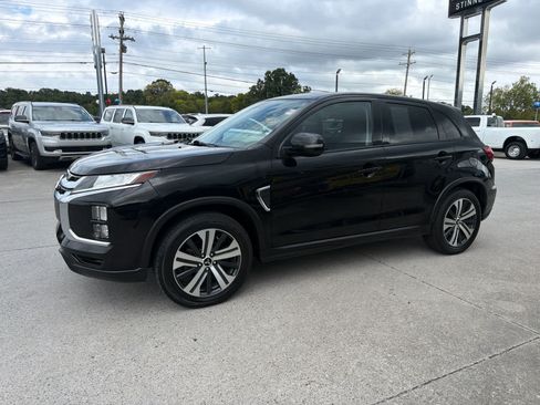 Used 2021 Mitsubishi Outlander Sport SE AWD/4WD image 2