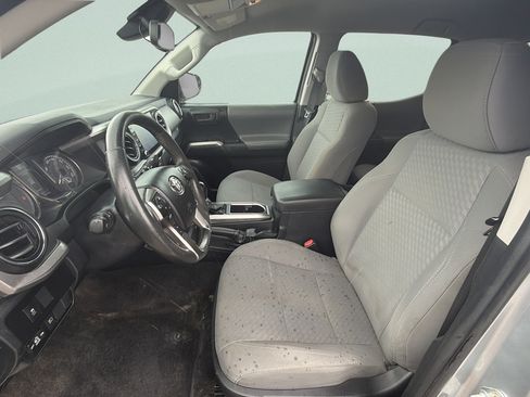 Used 2022 Toyota Tacoma SR5 RWD image 16