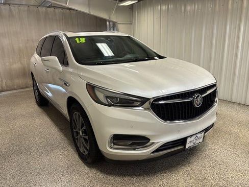 Used 2018 Buick Enclave Premium image 2