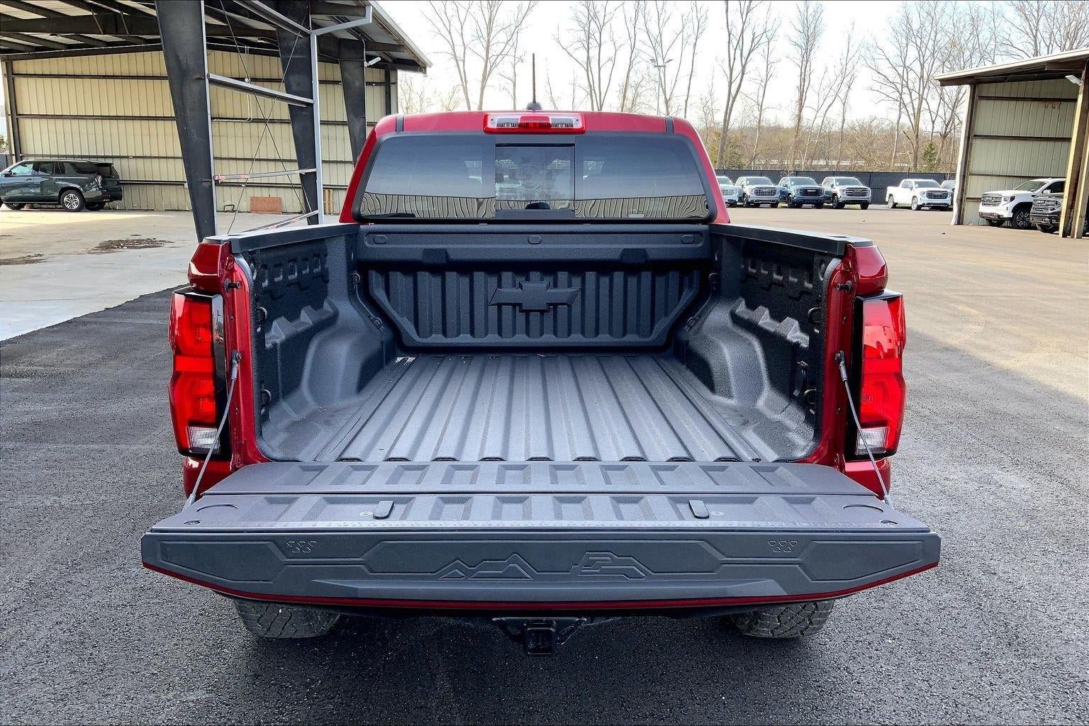 New 2026 Chevrolet Colorado ZR2 w/ Technology Package AWD/4WD image 5