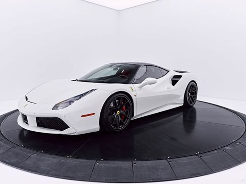 Used 2018 Ferrari 488 GTB RWD image 15