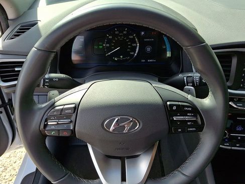 Used 2019 Hyundai Ioniq Plug-In Hybrid FWD image 19