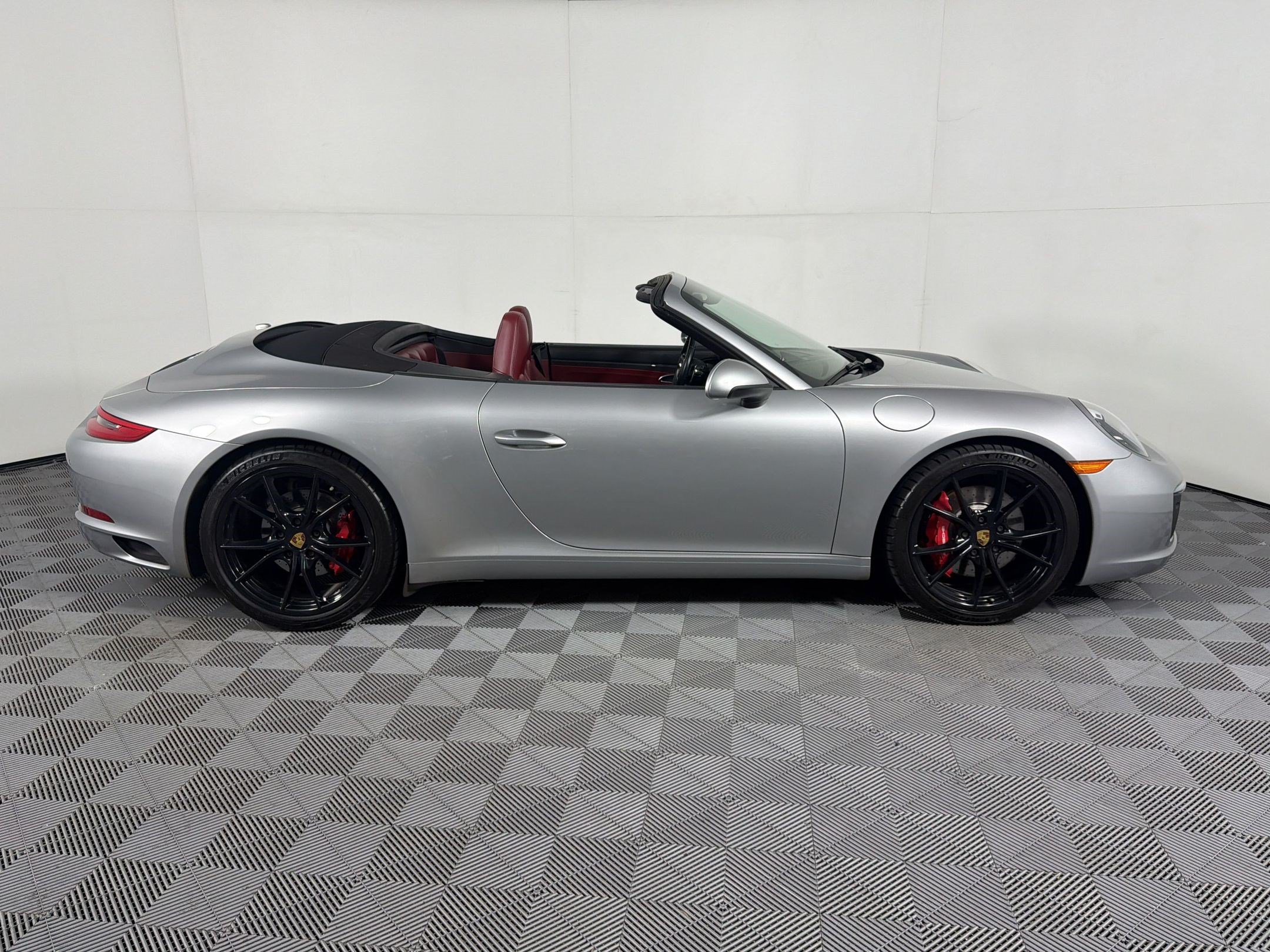 Certified 2019 Porsche 911 Carrera S RWD image 8
