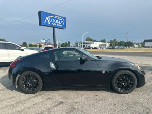 Used 2018 Nissan 370Z Touring RWD image 4