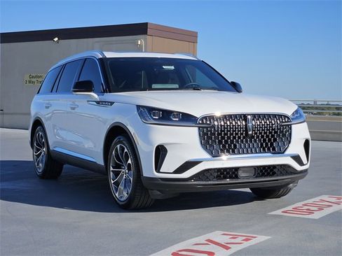 New 2026 Lincoln Aviator Reserve w/ Luxury Package image 3