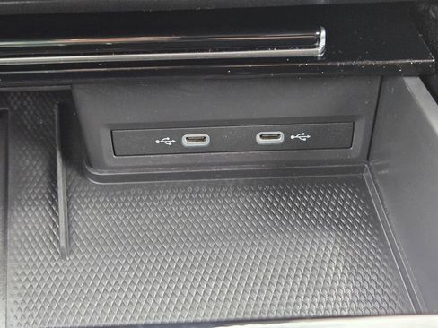 Used 2025 Volkswagen Atlas SE FWD image 22