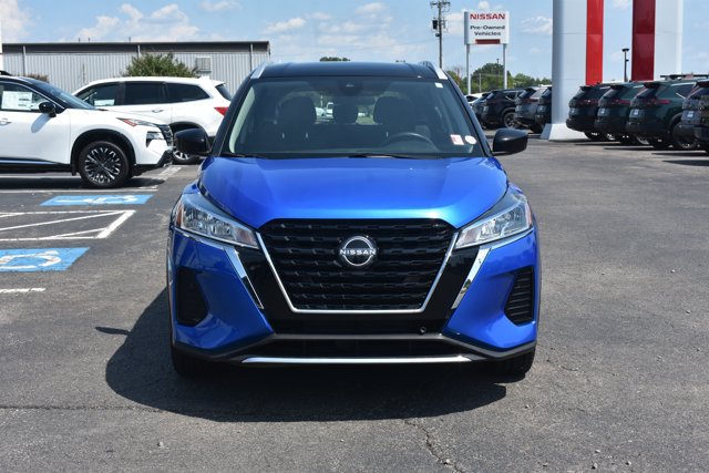 Used 2023 Nissan Kicks SV FWD image 2