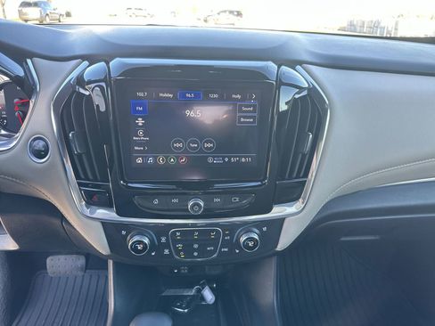 Used 2023 Chevrolet Traverse Premier image 13