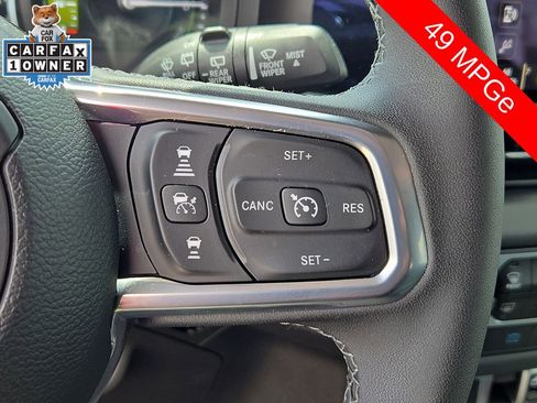 Used 2025 Jeep Wrangler Unlimited Sahara w/ Safety Group AWD/4WD image 20
