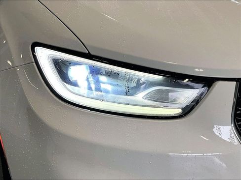 Used 2023 Chrysler Pacifica Touring-L FWD image 32