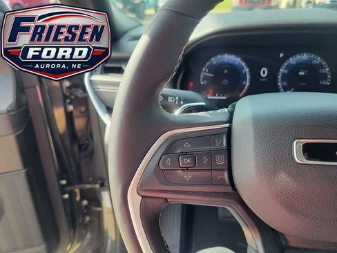 Used 2024 Jeep Grand Cherokee L Laredo AWD/4WD image 15