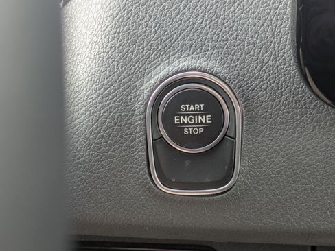 Used 2021 Mercedes-Benz Sprinter 2500 image 25