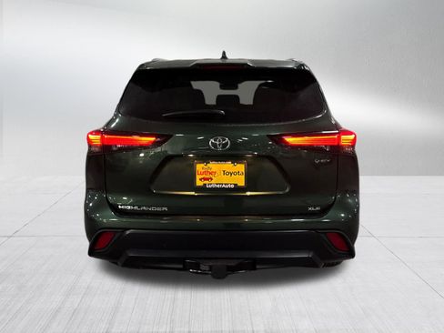 Certified 2025 Toyota Highlander XLE AWD/4WD image 5