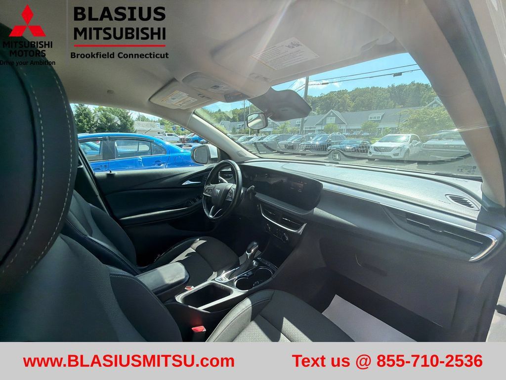 Used 2024 Buick Encore GX Preferred FWD image 42