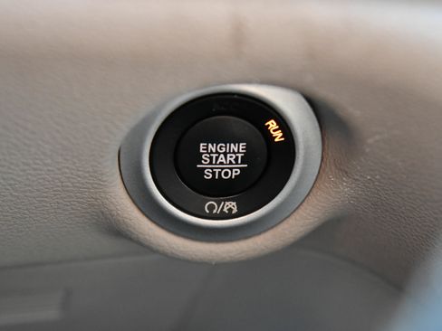 Used 2023 Chrysler Voyager LX FWD image 28
