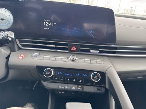 Used 2024 Hyundai Elantra SEL image 19