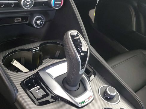 Used 2024 Alfa Romeo Giulia Ti w/ Active Assist Plus Package AWD/4WD image 43