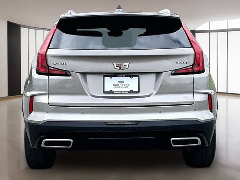 Used 2024 Cadillac XT4 Premium Luxury w/ Technology Package FWD image 4