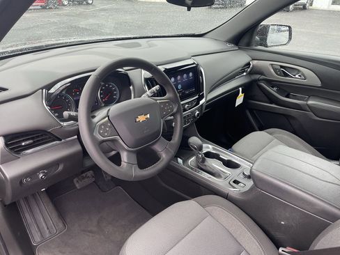 Used 2023 Chevrolet Traverse LT image 10