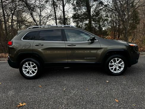 Used 2015 Jeep Cherokee Latitude w/ Comfort/Convenience Group image 3